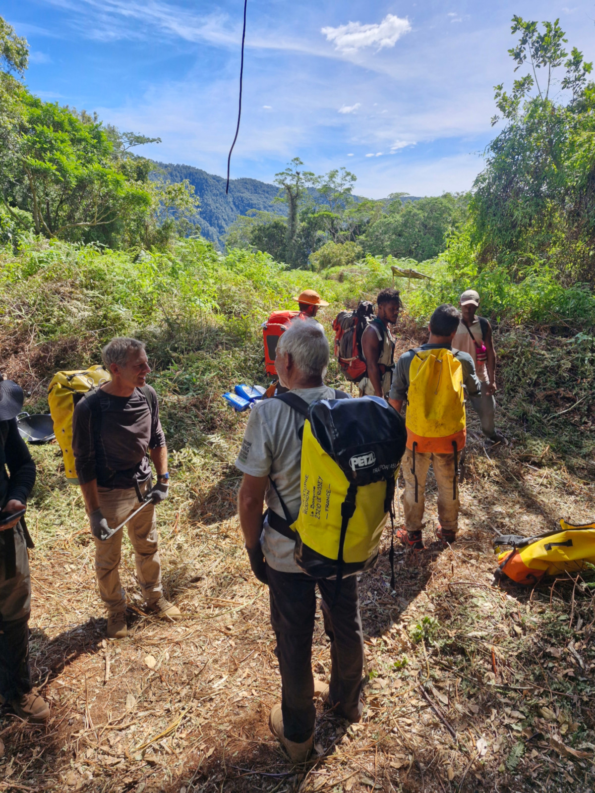 Les équipes au camp 2 prêtes à partir vers leurs objectifs