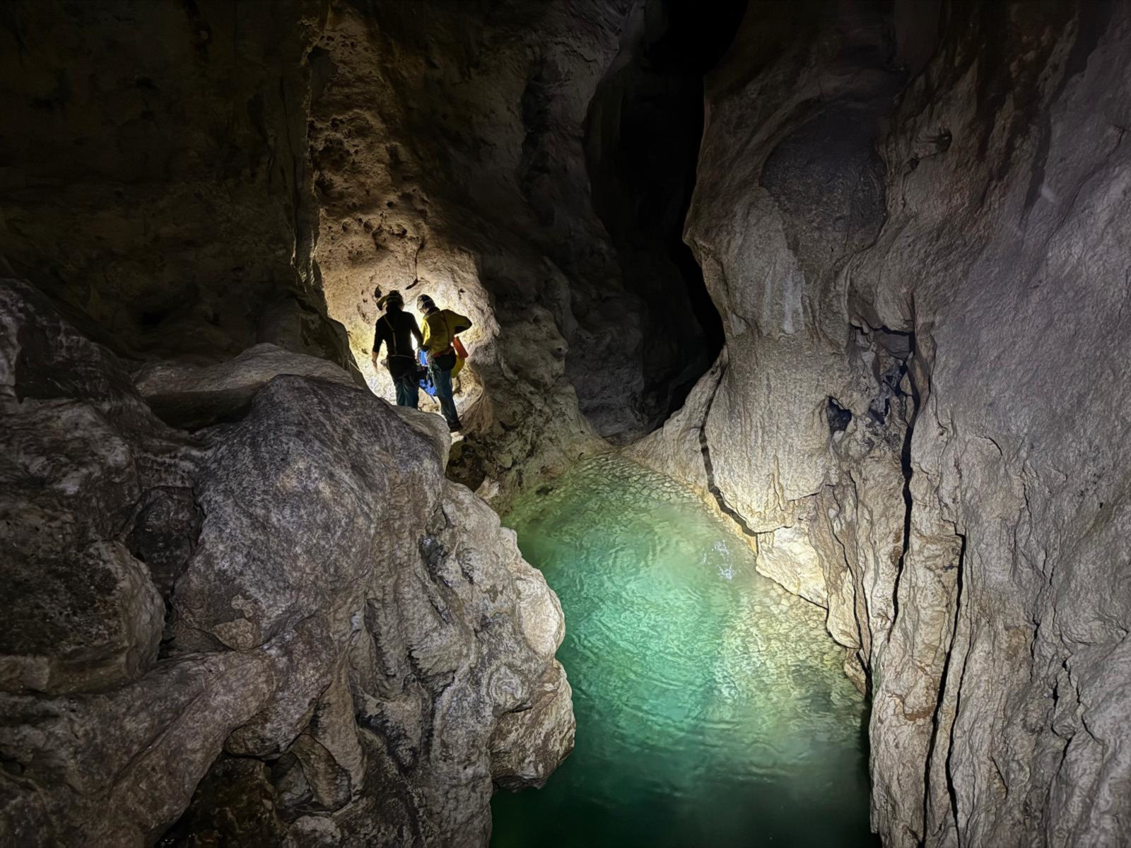 Les explorations en aval et en amont donnent de bons résultats