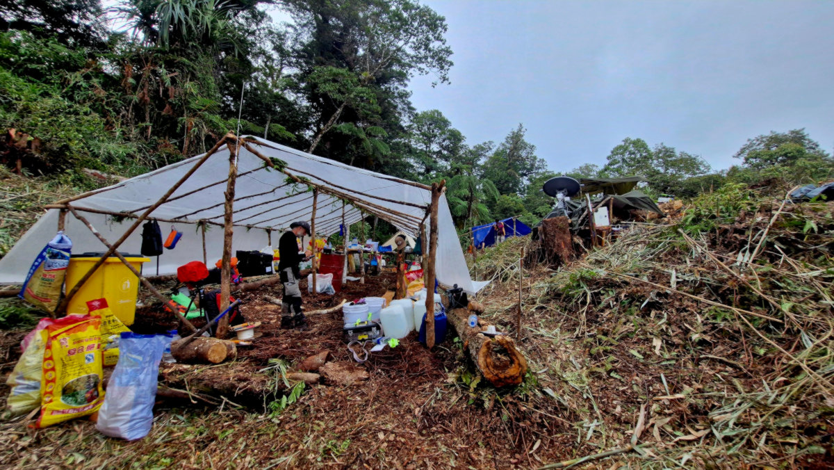 L'installation du camp 3 avance à grands pas