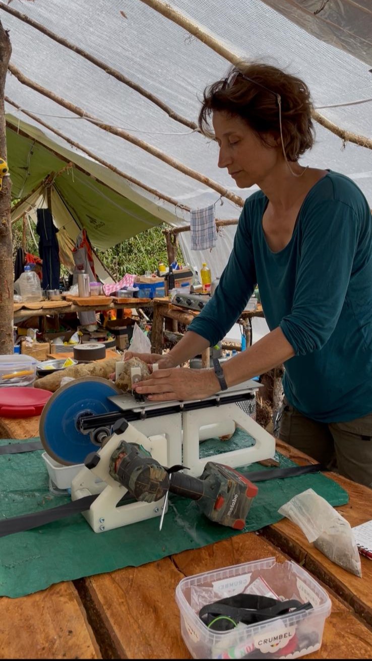 Sophie cuts the stalagmites from Kosisilita in half.