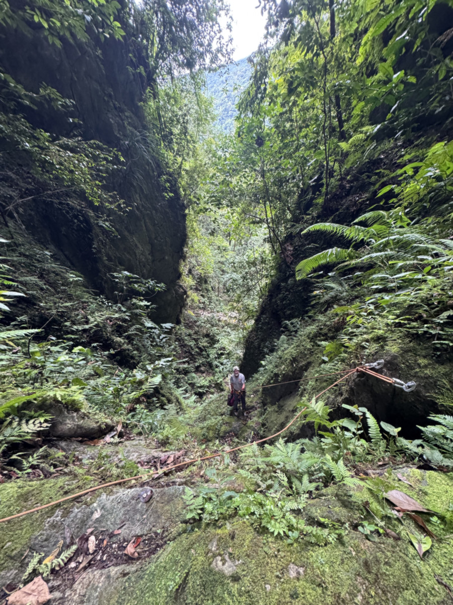 Descent into the canyon located below camp 2