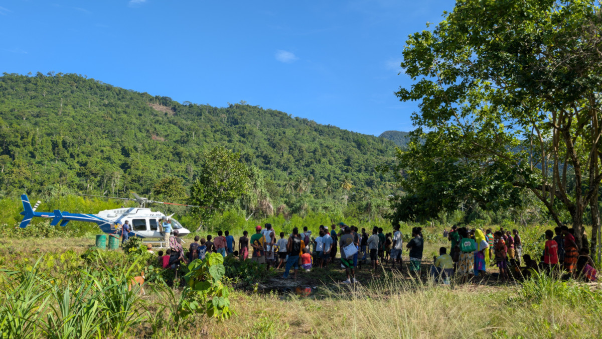 The helicopter dance, the grand spectacle of the day at Galuwé.